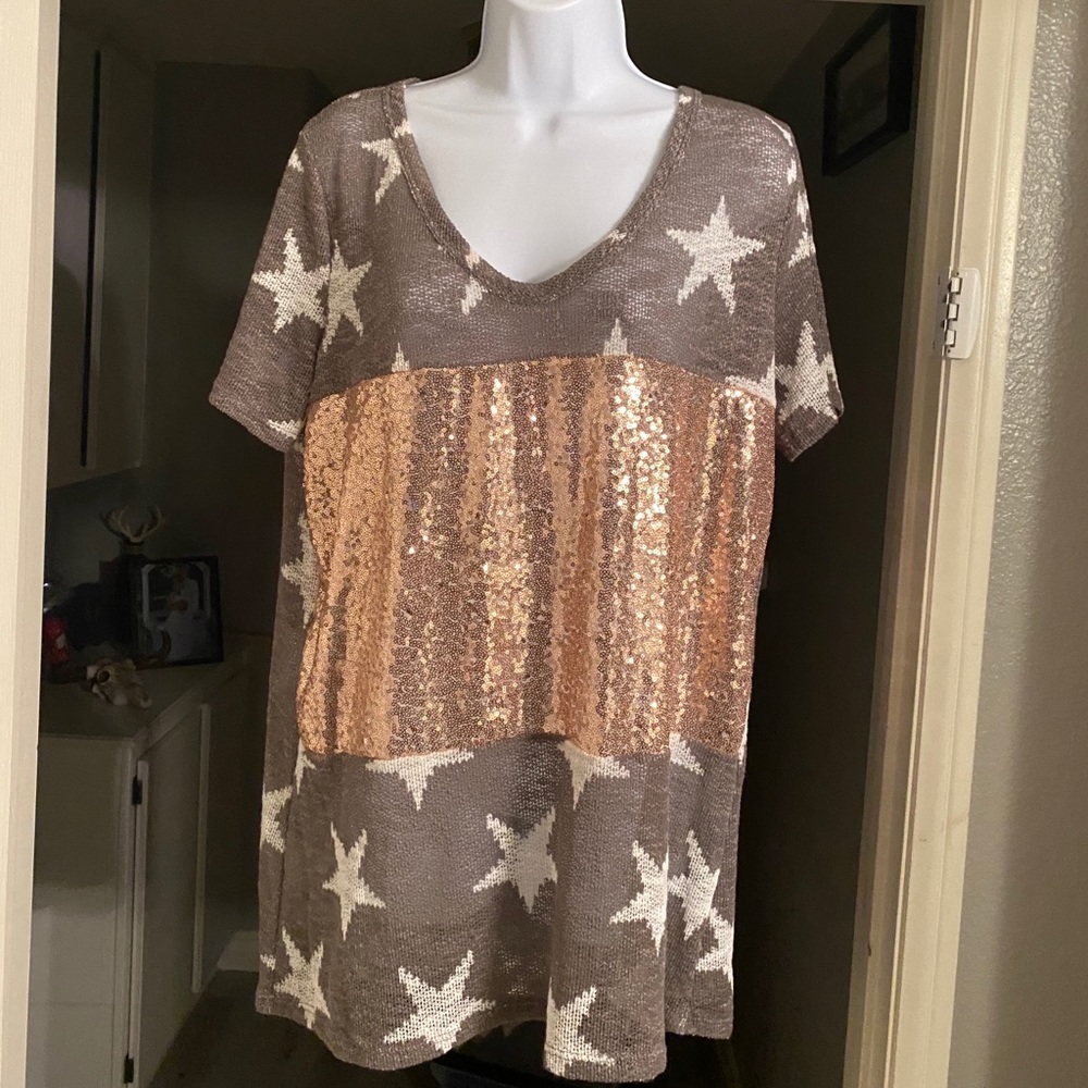 Ladies brand new blouse, grey stars pink sequin